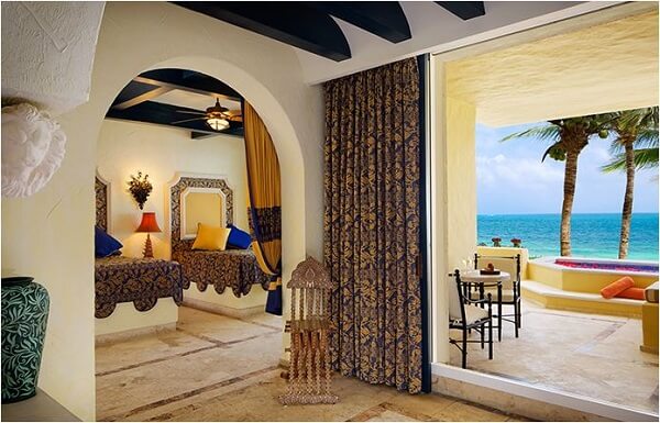 Ocean Front One Bedroom Suite with Plunge Pool